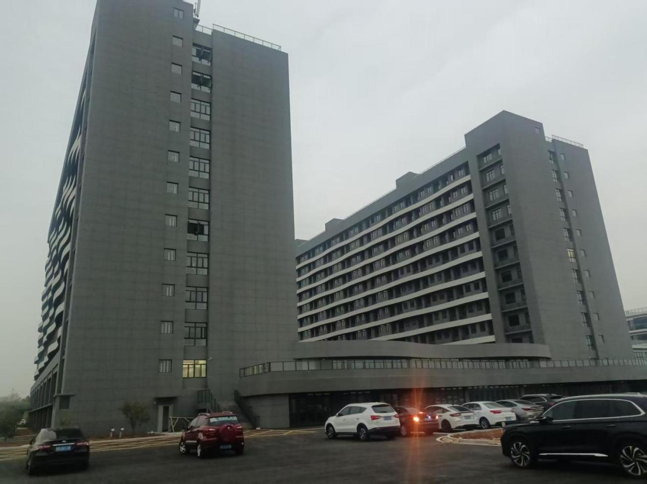 Active RIS building and dormitory 5G coverage application